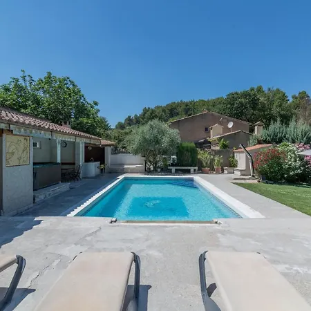 Luxueuse A + Jacuzzi *